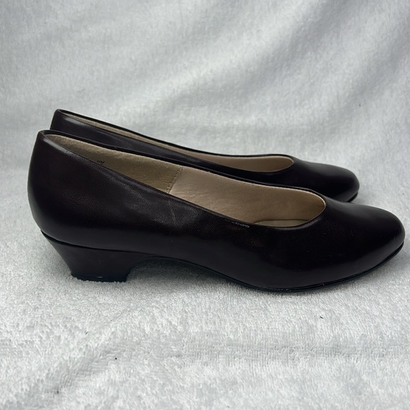 Soft Style, brown, 1 inch loafer- pre-loved - Picture 3 of 6